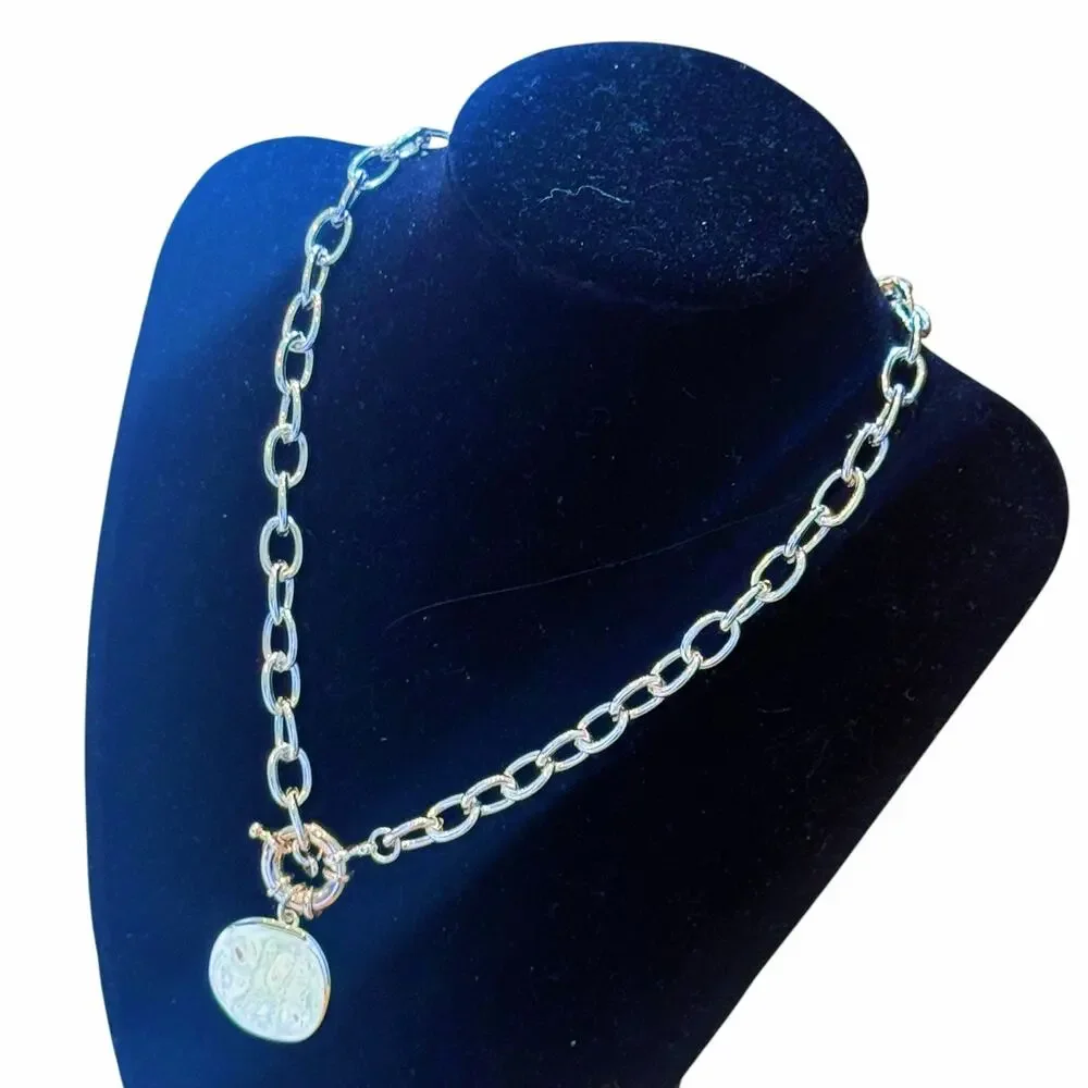 J. Crew Hammered Pendant Chain Necklace Silver Tone Round Medallion BY619 NWT